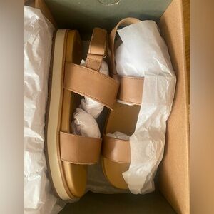 Nisolo Flatform Sandals in Almond